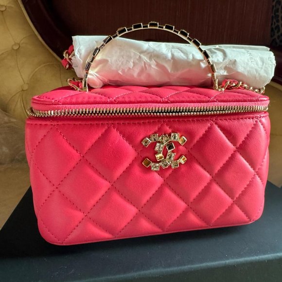 New Chanel Fuchsia Quilted Leather Clutch with Chain Bag Limited Edition - Picture 2 of 16